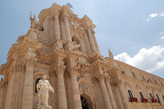 1 hour Calessino/Tuk tuk Tour to Syracuse or Ortigia Island - The Temple of Apollo and the oldest layer of the route