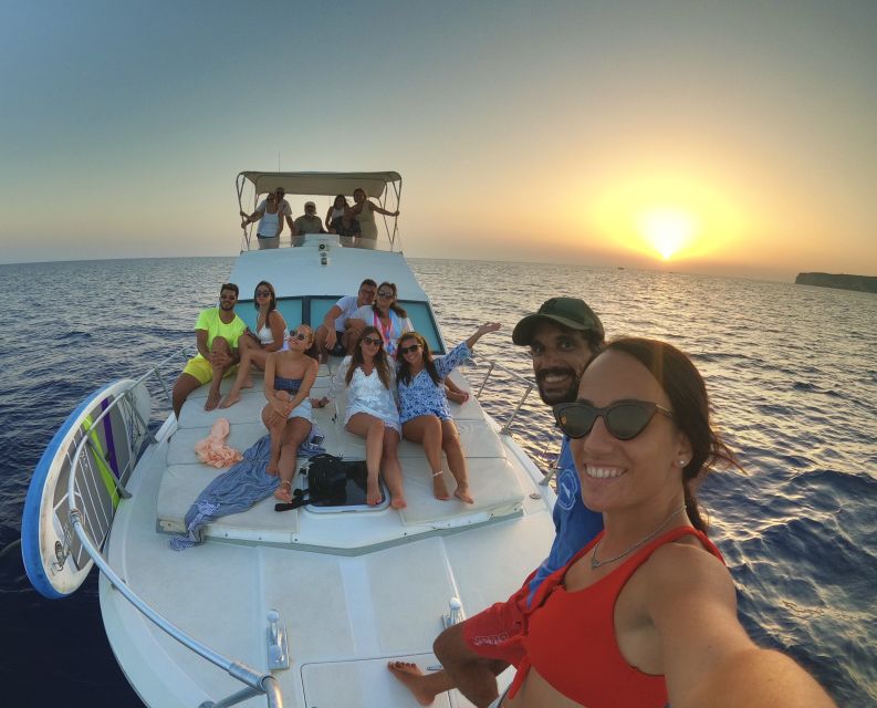 3-hour boat trip at sunset with the sighting Delfini - Why this Lampedusa sunset trip works so well