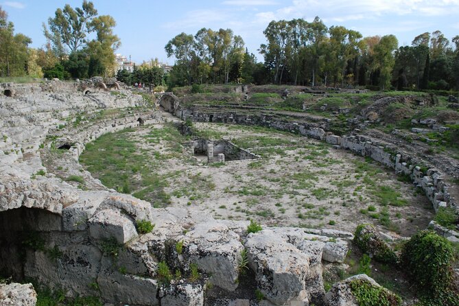 4 Hours Guided Tour to the Archaeological Park of Neapolis and Ortigia - The guides and the private pace