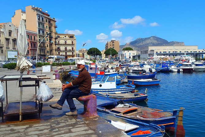 A walk among the monuments and markets of Palermo - What Cetty Spoto adds to the walk
