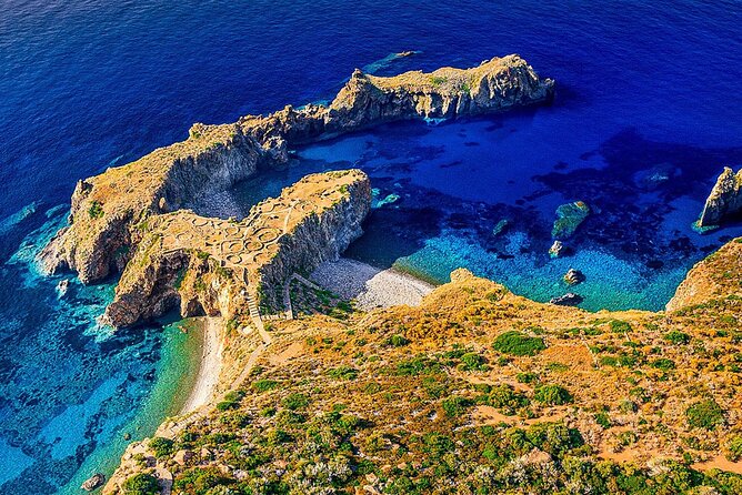 Aeolian Islands - Sailing week with skipper and assistant - Filicudi and Alicudi: the quietest stretch