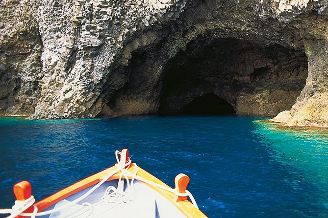 Aeolian Islands - Sailing week with skipper and assistant - What the crew adds to the trip