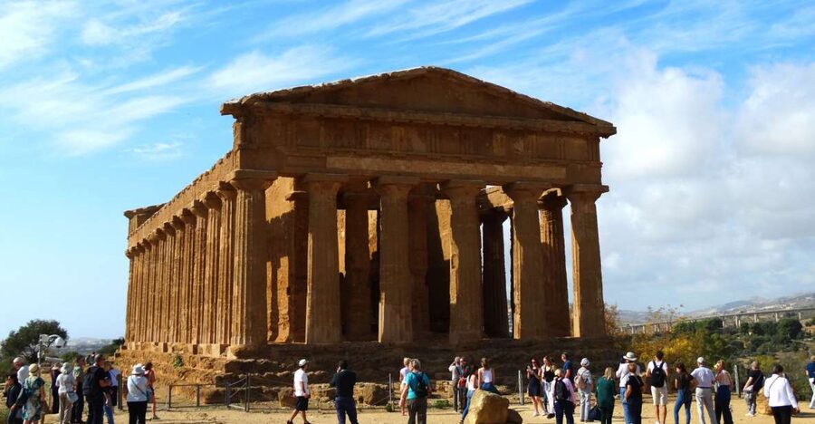 Agrigento: Private Tour of Ancient Akragas with Local Guide - Understanding the huge Temple of Jupiter