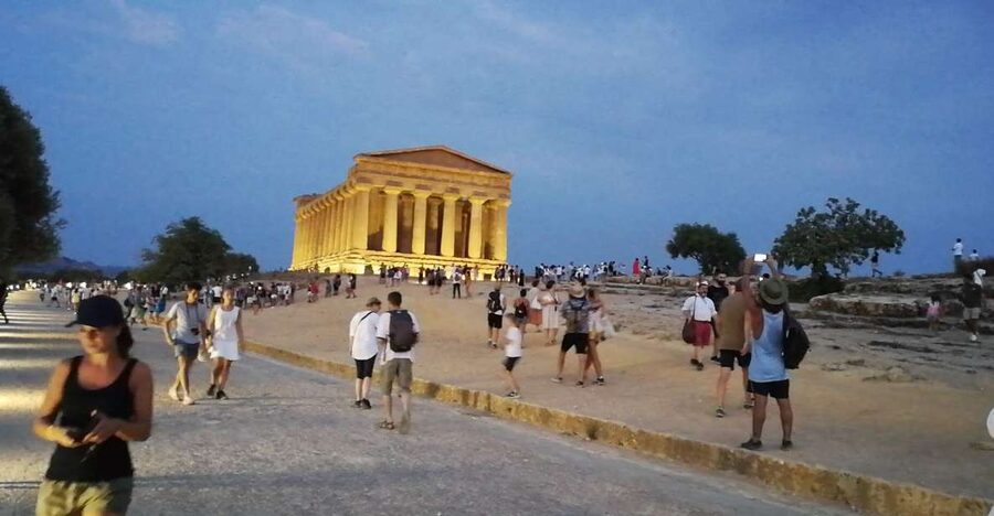 Agrigento: Skip-the-Line Valley of the Temples Night Tour - Why Night Changes the Valley of the Temples