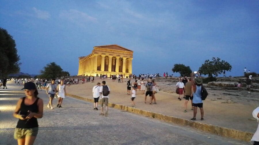 Agrigento: Skip-the-Line Valley of the Temples Night Tour - Walking One Mile Down the Ancient Ridge
