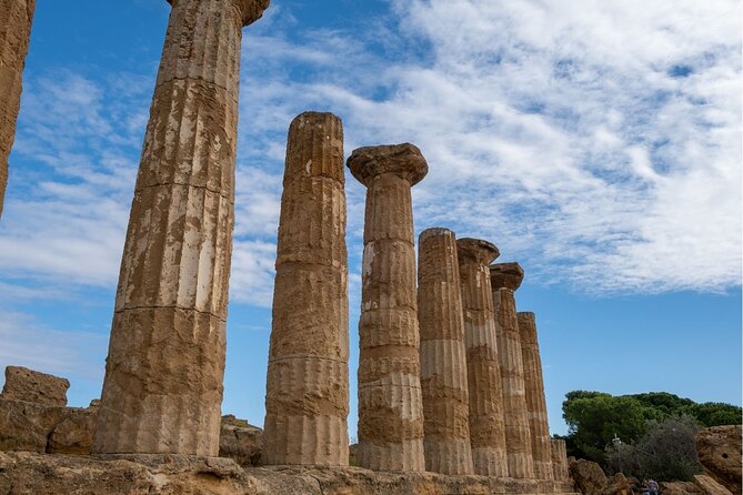 Agrigento to Siracusa with Valley of Temples and Roman Villa Trip - Lunch near Piazza Armerina