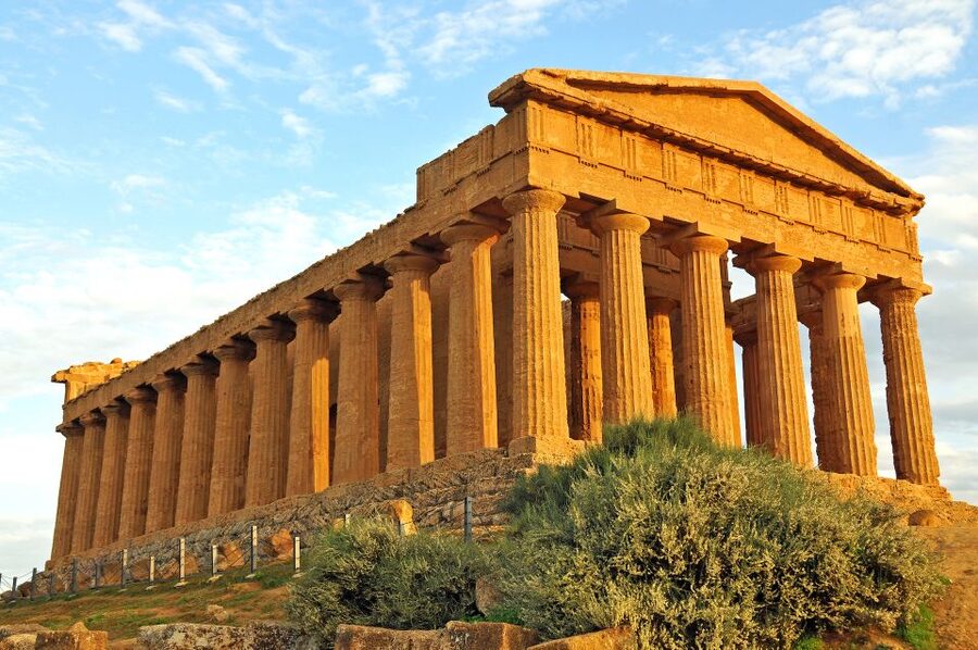 Agrigento: Valley of the Temples Skip-the-Line Sunset Tour - What the guides add to the experience