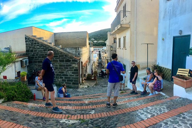 Archaeological excursion to the Rocca della Falconiera in Ustica - Why Rocca della Falconiera gives Ustica more depth