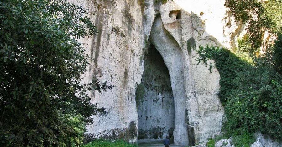 Archaeological Syracuse: Neapolis Park private tour - Entering the Ear of Dionysius