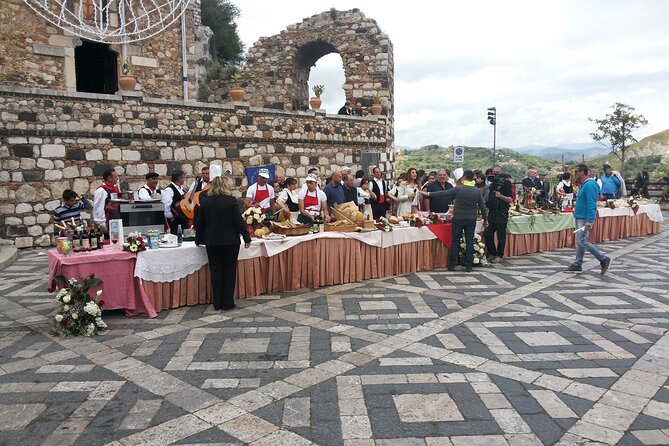 Best of Godfather and Taormina Tour with Street Food Tasting - The cannolo is the day’s small food reward