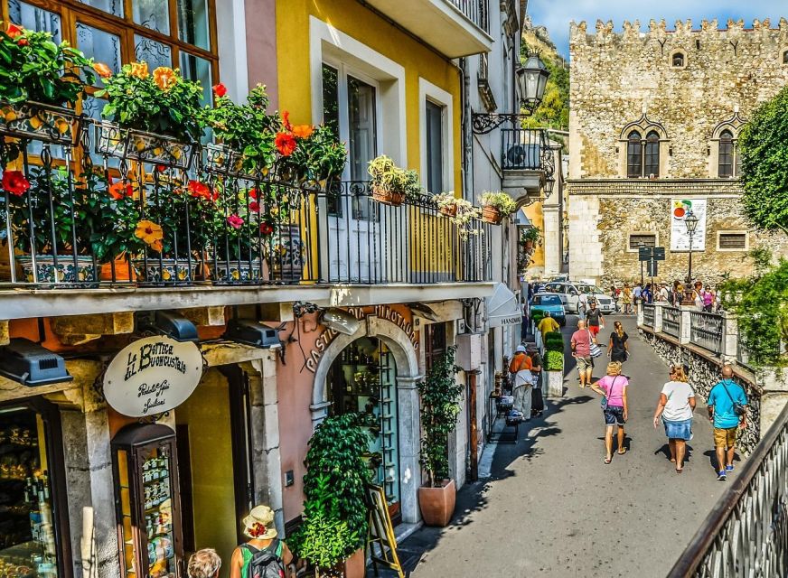 Best Tour di Taormina, Castelmola, Isola Bella e Messina - Castelmola and Isola Bella: two advertised highlights with a planning question