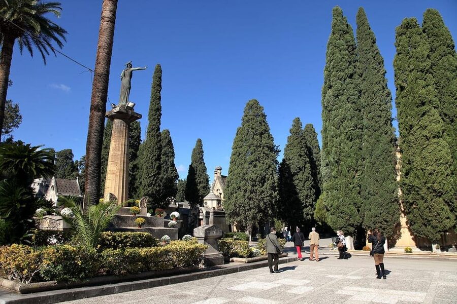 Beyond the veil: Catacombs and Cemeteries of Palermo - Guide quality and language choice