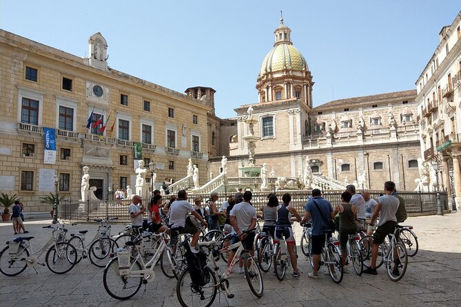 Bike tour of the historic center of Palermo with tasting - Starting at Social Bike Palermo