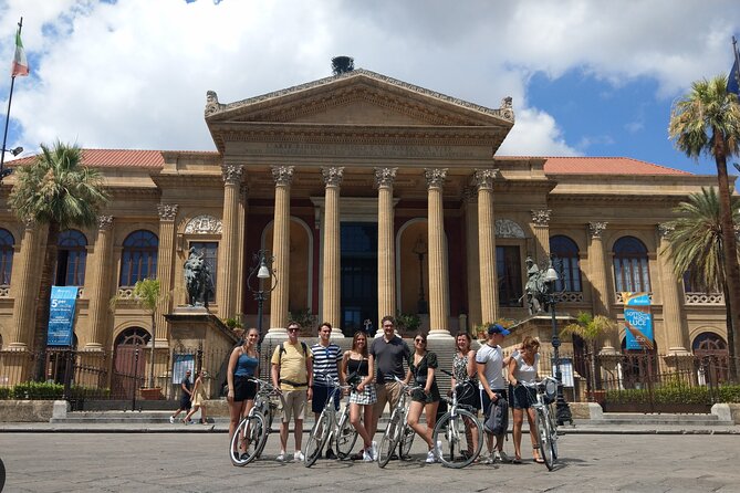 Bike tour of the historic center of Palermo with tasting - Ballarò and the Torre di San Nicolo