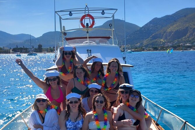 Boat excursion from Palermo with aperitif and wine - Mondello, Palermo’s classic beach stop