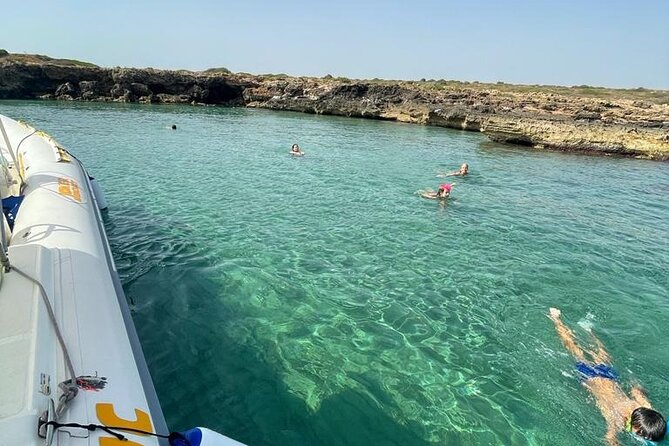 Boat tour from Avola to Portopalo with a stop in Marzamemi - Swimming above the Roman columns