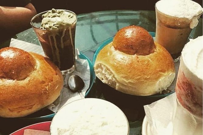 Catania authentic Street Food - Piazza del Duomo: a quick start among Catania’s landmarks