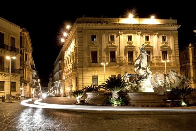 Catania (cathedral and via Etnea) - Syracuse Ortigia - Catania Duomo: a short encounter with the city center
