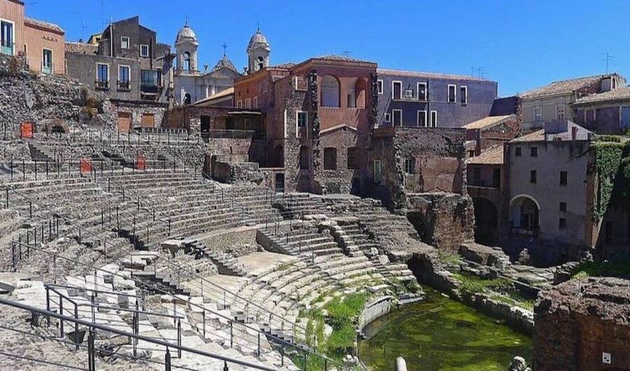 Catania: City Highlights Tour with Guide - Via Etnea, ruins, and a taste of daily Catania
