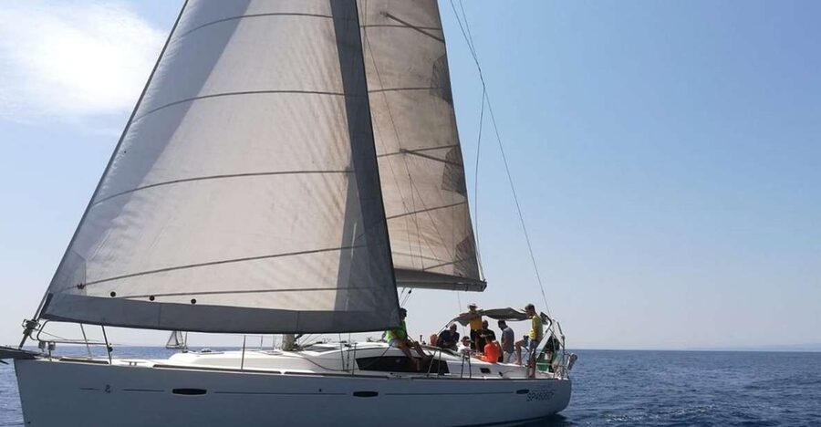 Catania: Coastline Sailing Trip 6hr with Aperitif and Lunch - Leaving Catania by sailboat