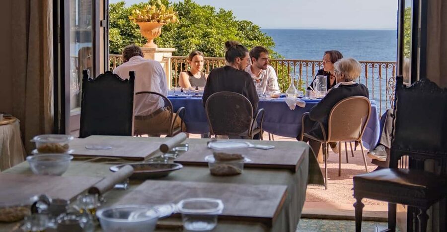 Catania: Cooking class set in a sea front historic villa - A Cooking Class With the Gulf of Ognina Below