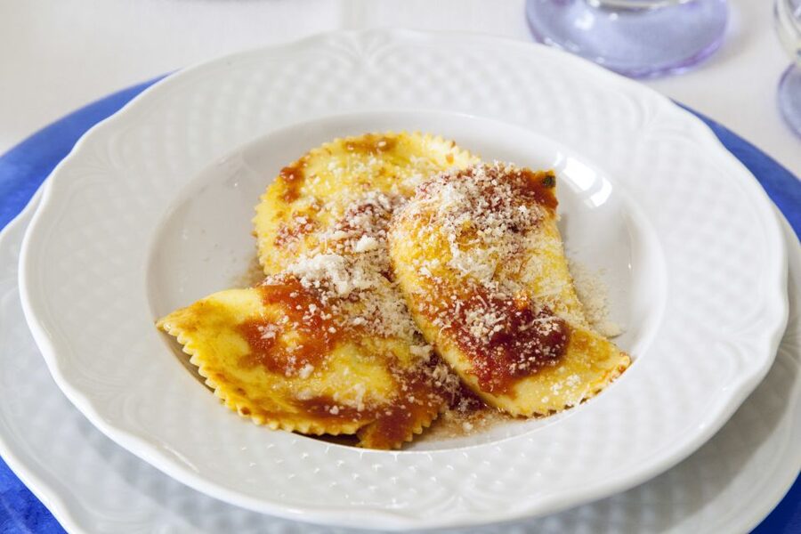 Catania: Dining Experience at a Local's Home - A Sicilian meal that begins at the family table