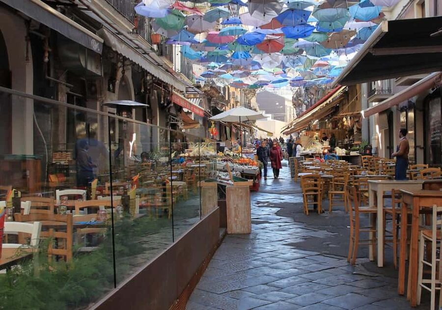 Catania: Guided Street Food Tour with Tastings - Entering Catania’s fish market
