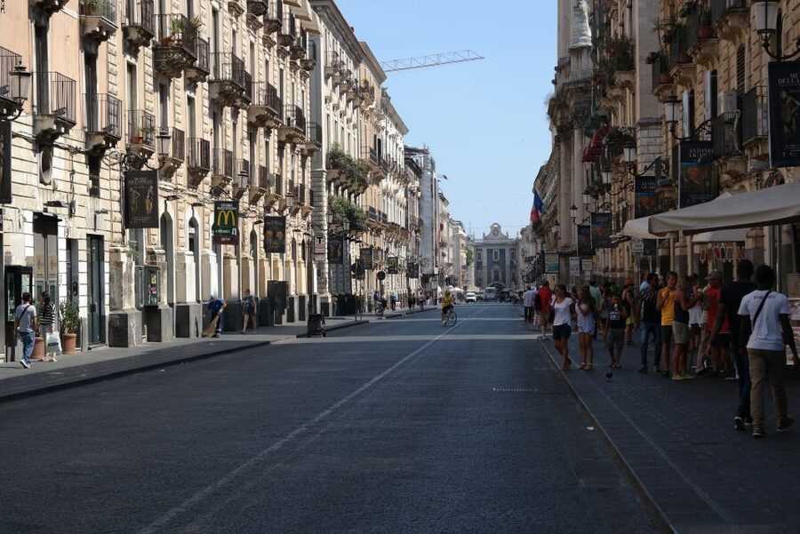 Catania: Guided Street Food Tour with Tastings - Bar Savia and Catania’s arancini