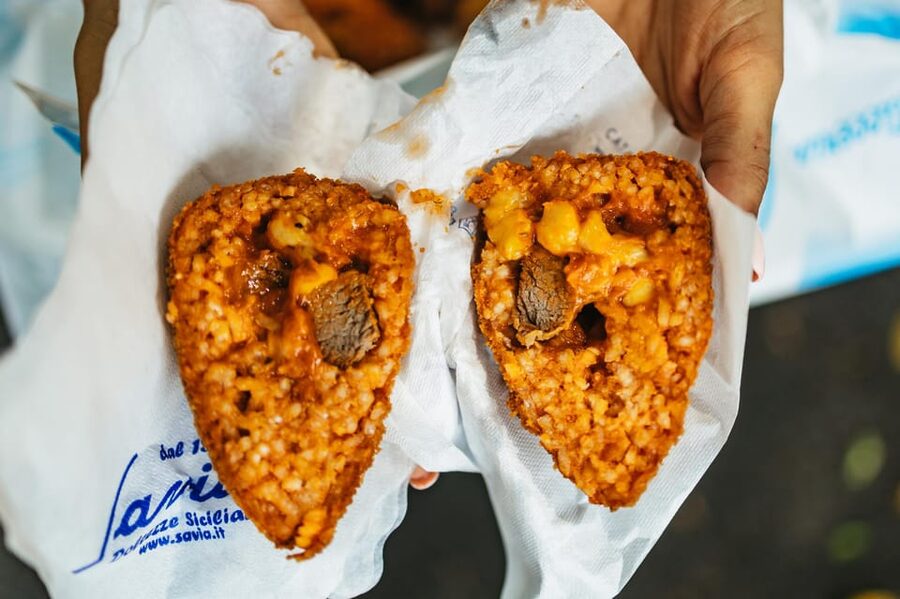 Catania: Guided Street Food Walking Tour - Finishing With Cannolo, Granita, or Cassatina