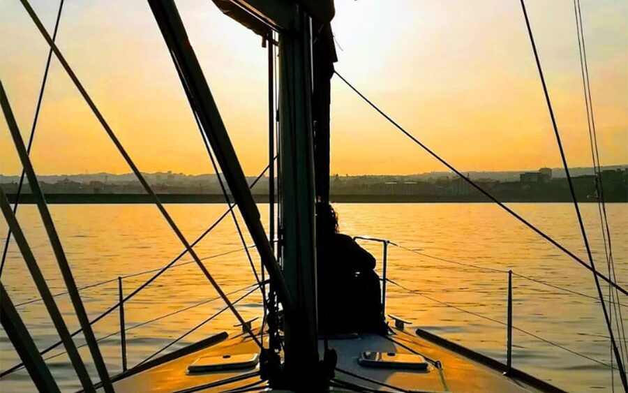 Catania: Guided Sunset Sailing Trip with Aperitif & Prosecco - Sunset from the water