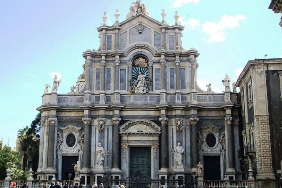 Catania Highlights Walking Tour With A Guide - Key points at a glance