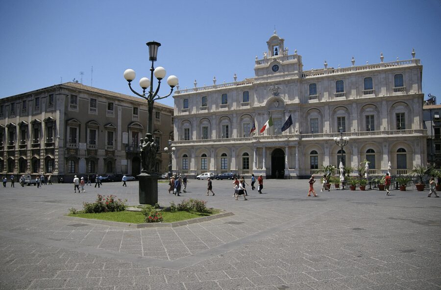 Catania Historic center Walking tour - How Toto and Ester shape the experience