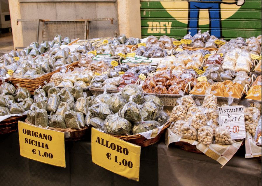 Catania Historic center Walking tour - Reading the fish market through sound and color