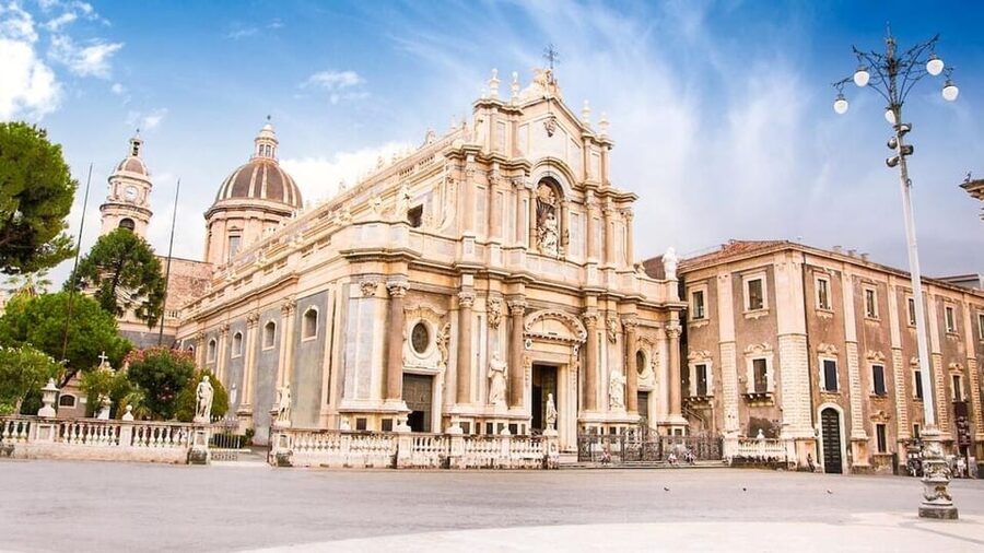Catania: Hop-On, Hop-Off Bus to Acicastello and Acitrezza - Open-top comfort, weather, and access