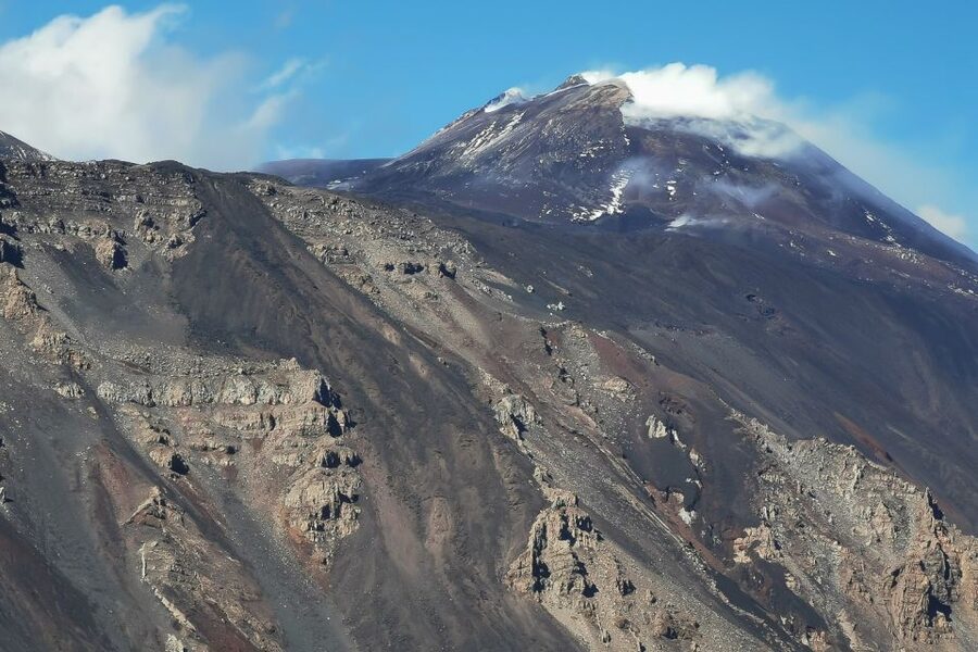 Catania: Mount Etna Trekking Trip off the Tourist Path - Three and a half hours around Valle del Bove