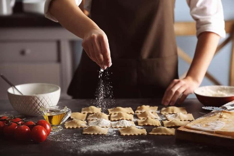 Catania: Pistachio Ravioli, Pasta Home Cooking Class w/ Wine - What the small group changes