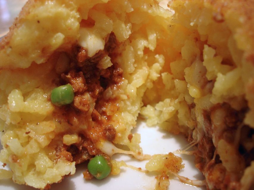 Catania: Private Tour with Arancino Tasting - Catania in two hours, with an arancino break