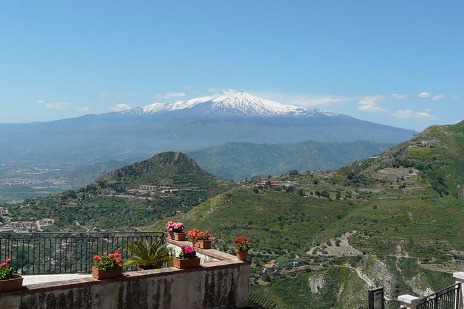 Catania Shore Excursion: Catania to Taormina and Castelmola - Corso Umberto: your 40 minutes of Sicilian town life