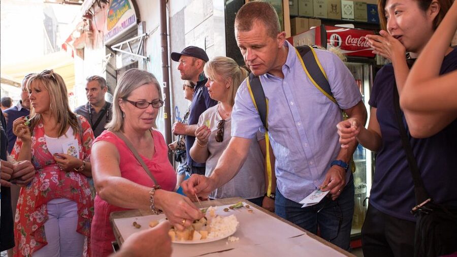 Catania Street Food Tour - Cannolo or granita to finish