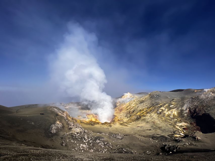 Catania: Summit Craters from North Etna with 4x4 vehicles - The 5-kilometer climb to the summit crater