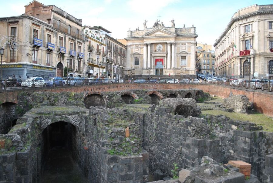 Catania: Underground and Street Food Walking Tour - Why Catania makes more sense underground