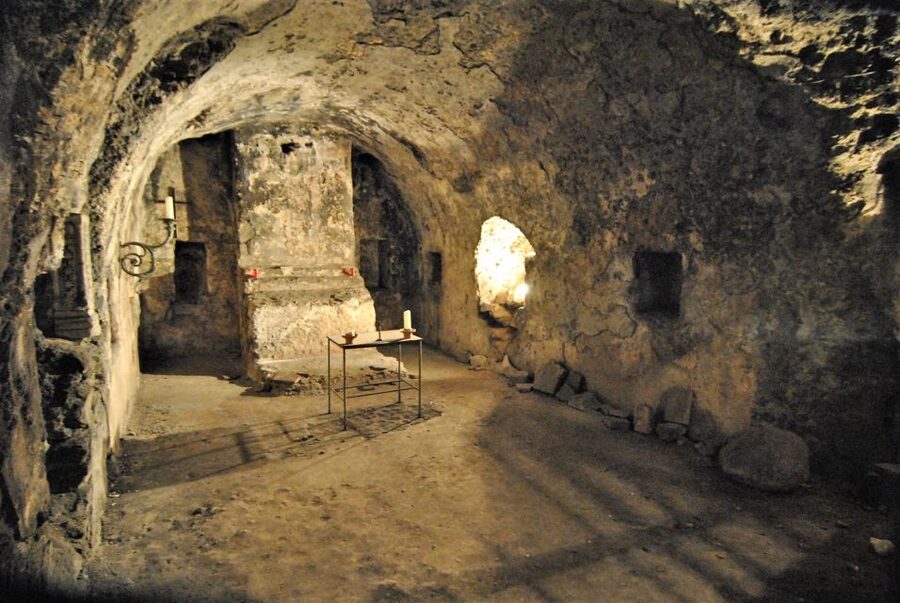 Catania: Underground and Street Food Walking Tour - Street food at Piazza Carlo Alberto
