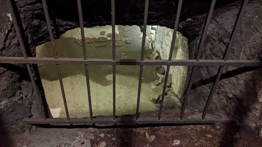 Catania: Underground and Street Food Walking Tour - Following the Amenano to the thermal baths