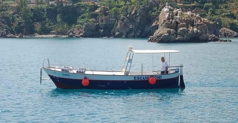Cefalù: boat ride with swimming and aperitif - Small group, Italian guide, relaxed atmosphere