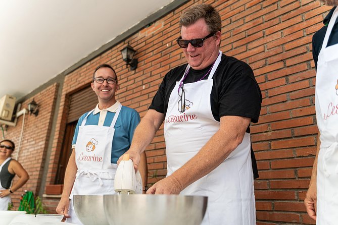 Cesarine: Small group Pasta and Tiramisu class in Messina - Cooking pasta inside a Messina home