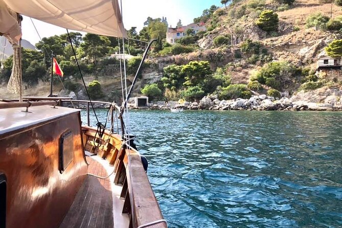 Classic Boat Tour in Palermo - Skirting Mount Pellegrino by sea