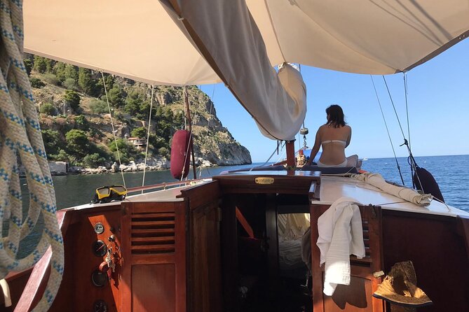 Classic Boat Tour in Palermo - Arenella, the fishing port, and the Queen’s Cave
