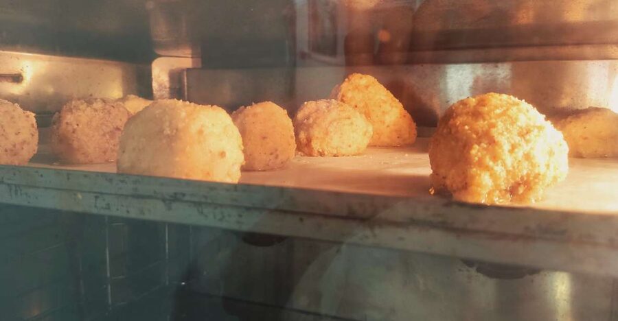 Cooking Class Arancini in Catania - A small cooking laboratory, not a crowded food tour