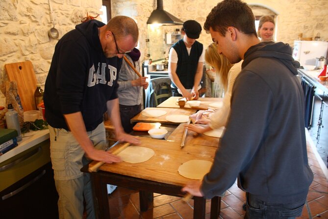 Cooking class in the countryside with Simona - A garden walk before the cooking begins