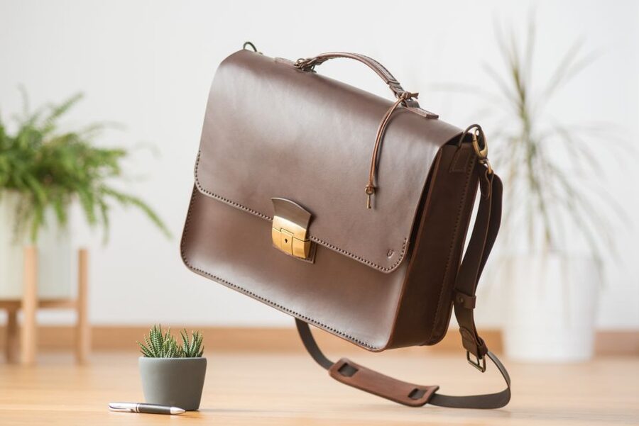 Design and Craft with Leather in Palermo - Meeting Elena and beginning as a leather apprentice